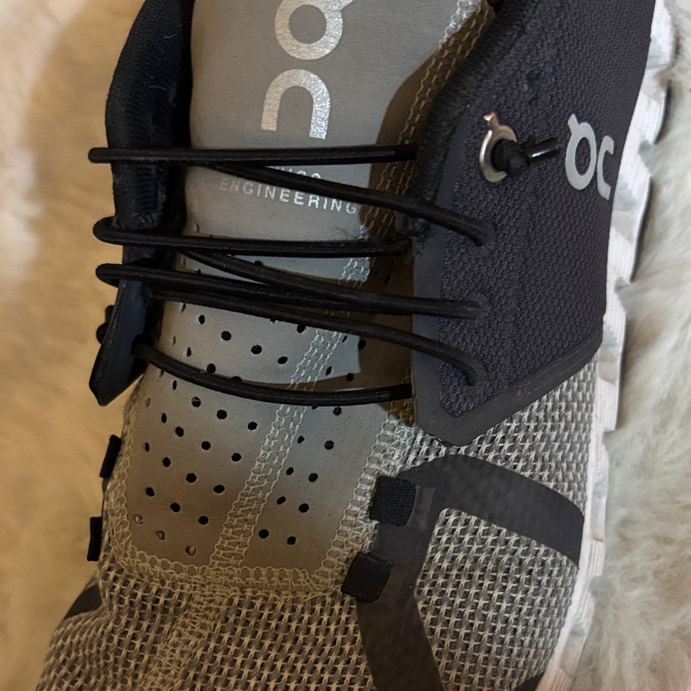 On Running Men's Black and Gray Athletic Shoes